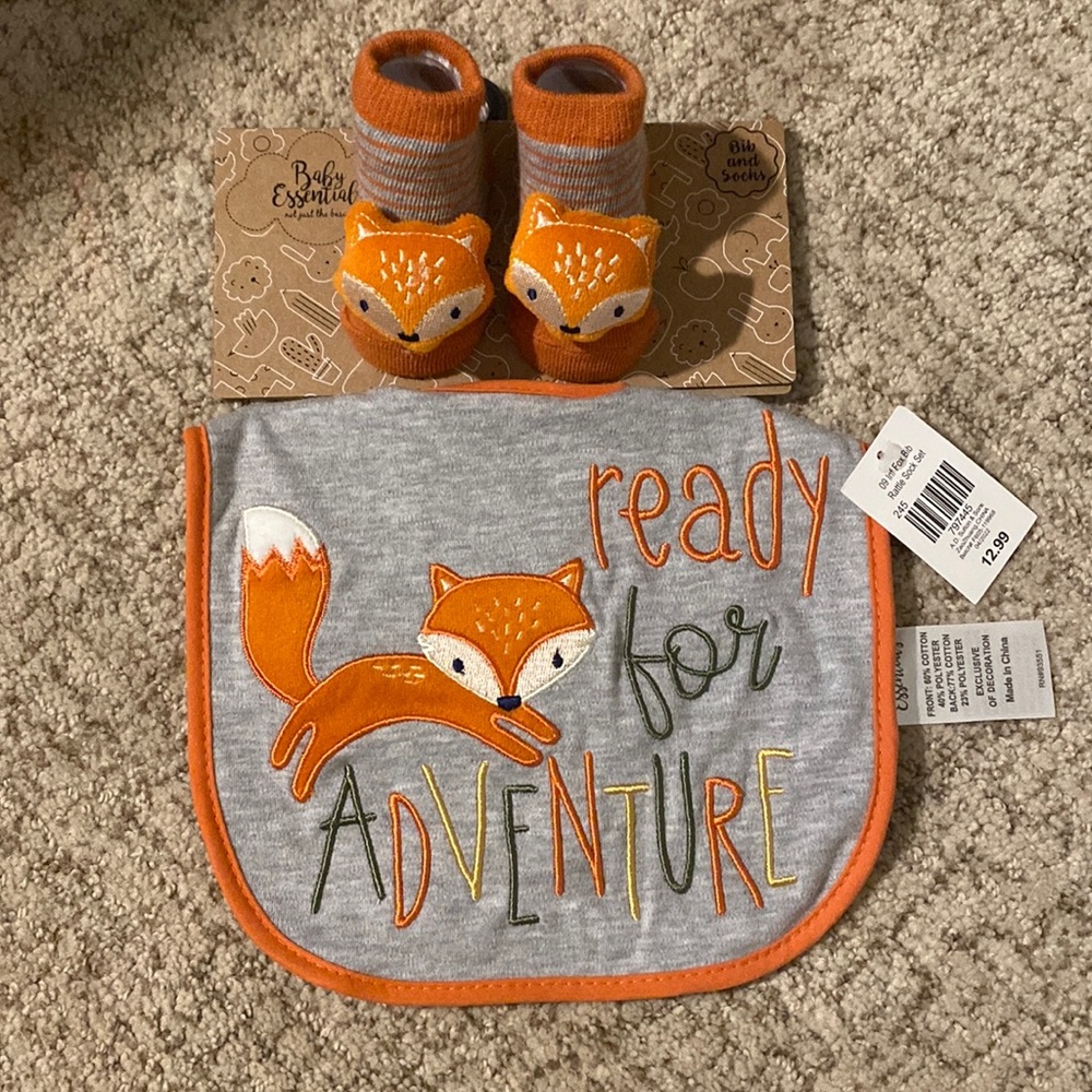 Ready for adventures bib and sock set